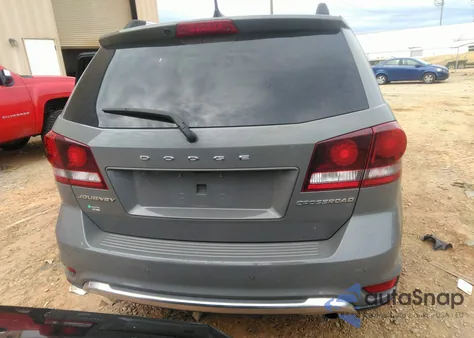 2020 Dodge Journey Crossroad from USA, damaged, VIN 3C4PDCGB3LT263523